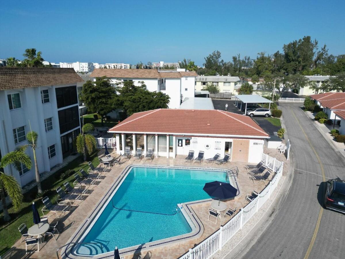 2 Bed 2 Bath Centrally Located On Siesta Key Sarasota Dış mekan fotoğraf